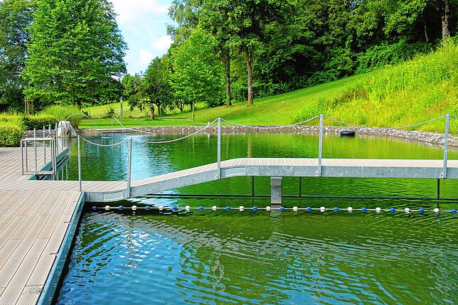 Der Badesee in Eggingen wird seit 2022 von einem Verein betrieben. Zutritt haben nur Mitglieder, es sind aber auch Tagesmitgliedschaften ...