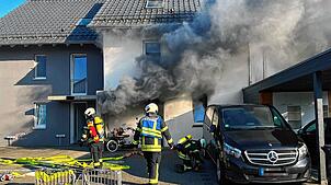 Bei einem Brand in Uhldingen-Mühlhofen sind sechs Menschen verletzt worden. Als Brandursache gilt ein Pedelec-Akku.