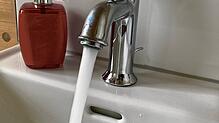 Das Trinkwasser in Bermatingen muss weiterhin abgekocht werden.