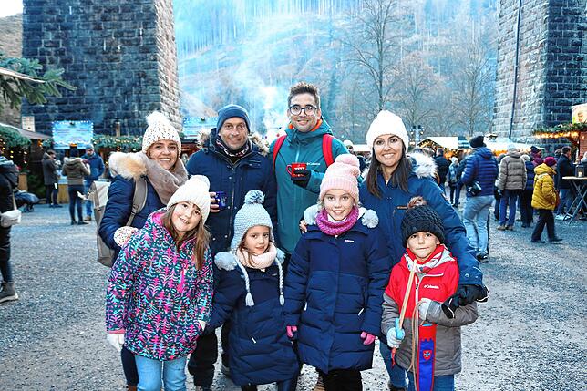 Tausende Besucher kamen zum Weihnachtsmarkt in die Ravennaschlucht um das einmalige Feeling zu erleben
