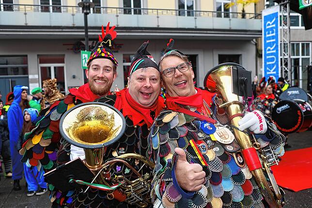 Bild 11: Schmotziger Dunschtig in Konstanz: Fasnacht mit Musik, Hästrägern und buntem Treiben - Die Bilder!