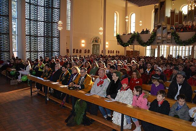 Bild 18: Bilder vom Narrentreffen der Urviecher-Zunft: Narrenmesse und Zunftmeisterempfang