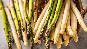 Frühlingsgemüse mit Power: Je frischer der Spargel ist, desto mehr Nährstoffe stecken drin.