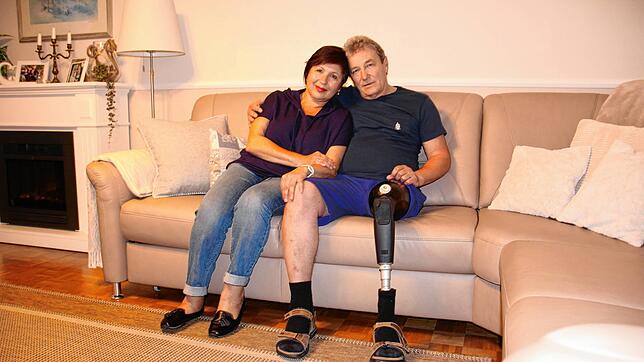 Tatjana und Nikolai Zubar im Oktober 2020 in ihrer Konstanzer Wohnung. Bis heute leiden die beiden unter den Folgen des schweren ...
