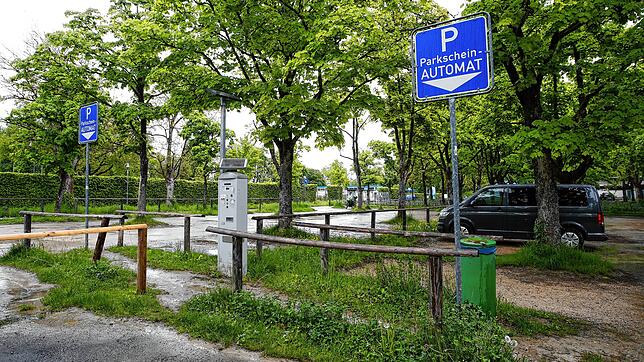 Auch hier werden die Gebühren bald erhöht: Der Parkplatz beim am Strandbad Horn in Konstanz.