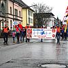 Mit einem großen Banner startete der Aktionstag vor dem Allweiler-Werk.