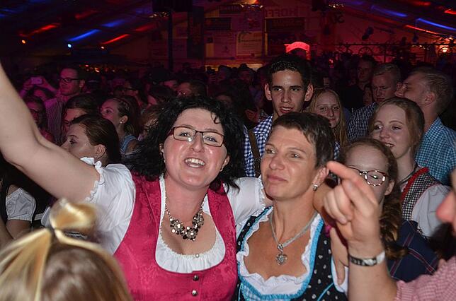 Bild 7: Bilder: Erntedankfest in Weiler startet mit einer großen Party