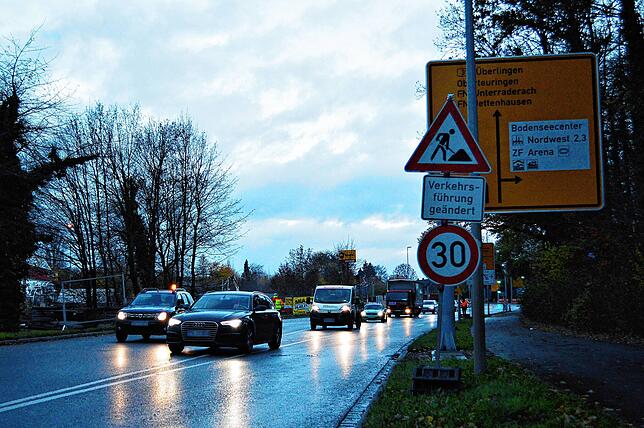 Seit Montagmorgen rollt der Verkehr in der Colsmanstraße vorübergehend nur noch stadteinwärts.