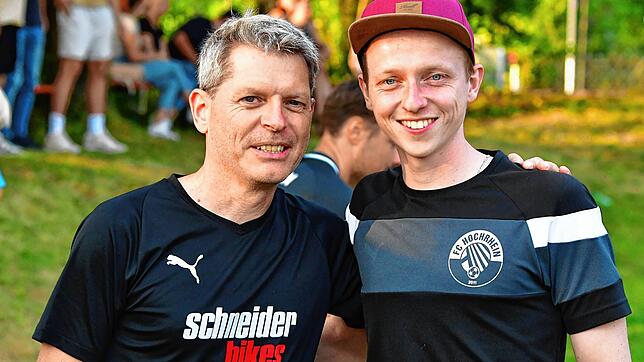 Weiter geht&lsquo;s: Co-Trainer Dirk Zipfel und Cheftrainer Thomas Halmer (rechts) geben auch in der Saison 2023/24 beim FC Hochrhein ...