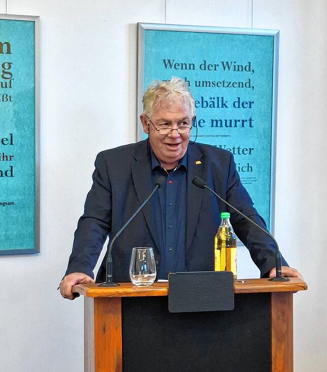 Der Sigmaringer Landtagsabgeordnete Christoph Höh eröffnet den Abend.