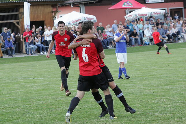 Bild 16: Dramatisches 2:1 gegen SV Berau: FC Hochrhein ist Meister &ndash; wir haben die Bilder!