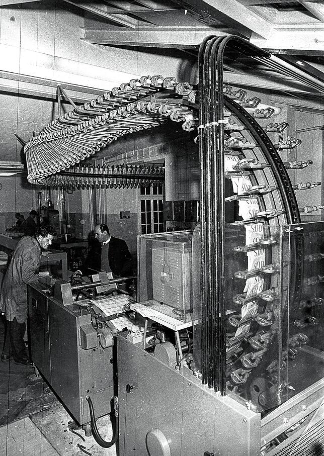 Rotation/Druckerei am Fischmarkt. Der SÜDKURIER läuft vom Band. Die Rotationsmaschine aus dem Jahr 1942 von der Vorgängerzeitung, auf ...