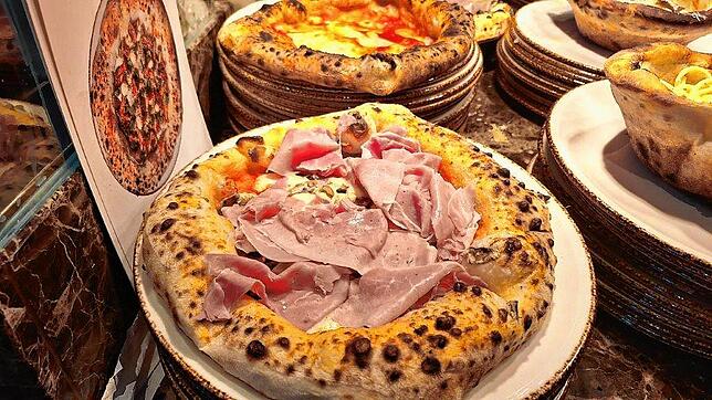Bild 1: Pizza wie in Neapel: Bilder von der Eröffnung der neuen Pizzeria am Konstanzer Seerhein