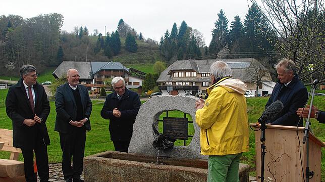 In Ibach wurde ein Brunnen eingeweiht, der an Alexej Nawalny erinnert.