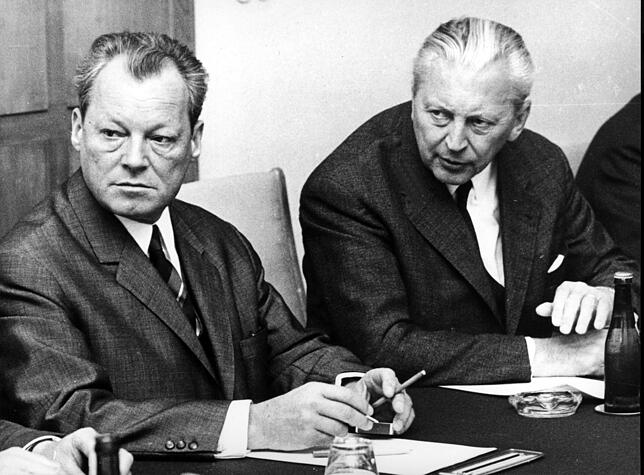 Ende September 1969: Noch-Bundeskanzler Kurt Georg Kiesinger (CDU, rechts) mit dem damaligen Außenminister und SPD-Chef Willy Brandt.