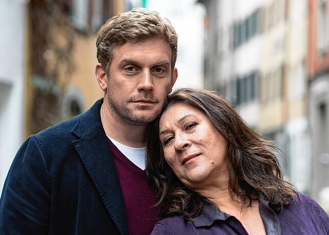 Die Schauspieler Sebastian Bezzel und Eva Mattes als Tatort-Kommissare.