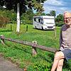 Ulrich Häusler, Anwohner der Straße zum Torkel in Petershausen-Ost, ist nicht begeistert darüber, dass ab sofort auf dem ...
