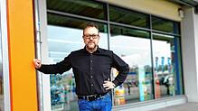 Expert-Geschäftsführer Ulrich Thiekötter hat Grund zur Freude: Die mutmaßlichen Täter des Einbruchs im November sind gefunden. Außerdem ...