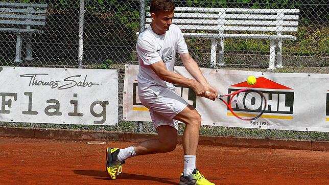 Kämpfer: Der Tiengener Oliver Mrose unterlag bei der 4:5-Niederlage seines Teams nach großem Kampf im Match-Tiebreak gegen Alejo Prado.