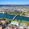 Konstanzer Häuser sind meist sehr teuer: Blick auf die Fahrradbrücke und Teile von Paradies (vorn) und Petershausen.