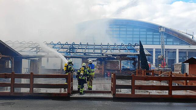 Bild 19: Feuer auf Messegelände! So dramatisch war der Einsatz der Feuerwehr in Friedrichshafen