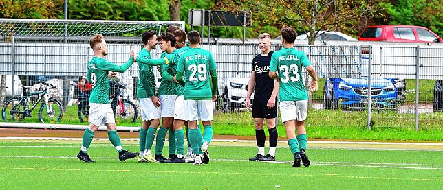 Bild 1: FC Zell besiegt SG FC Wehr/Brennet mit 7:4 – und wir haben Bilder!
