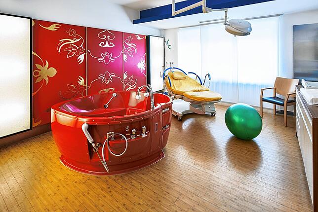 Am Klinikum Hochrhein können Frauen unter anderem in der Badewanne entbinden.