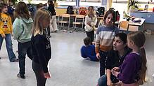 Jessica Silis zeigt auch den Zweitklässlern der Richard-Dorer-Schule in spielerischen Übungen und Reflexionsrunden, wie sie mit ...