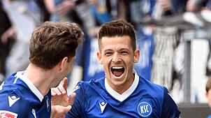 Marvin Wanitzek (r.) ist seit Jahren einer der Schlüsselspieler des KSC.