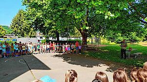 Die Grundschule Oberlauchringen war erneut beim Projekt „SpiSpoTo“ erfolgreich. Das Bild zeigt die Preisverleihung für die teilnehmenden ...