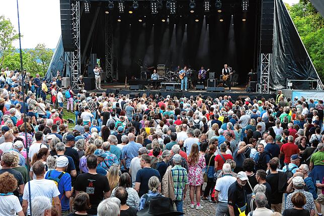 Bild 41: Hohentwiel-Festival mit der Spider Murphy Gang - Bilderstory Teil 1