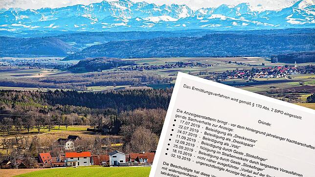 Das Tengener Städtle und im Hintergrund die Schweizer Alpen. In einem der acht Ortsteile leiden Bewohner seit Jahren unter einer ...