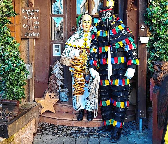 Ute Schefold und Harald Knauer als Oberndorfer Narro und Überlinger Hänsele.