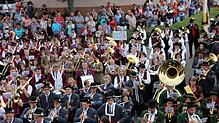 Zum Auftakt des Kreismusikfestes in Ablach fanden sich die knapp 1000 Musikanten aus 28 Kapellen nach dem Sternmarsch zu einem ...