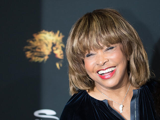 Tina Turner: Sie zählt zu den erfolgreichsten Sängerinnen weltweit. Die gebürtige Amerikanerin lebt seit 1994 mit ihrem Ehemann Erwin ...