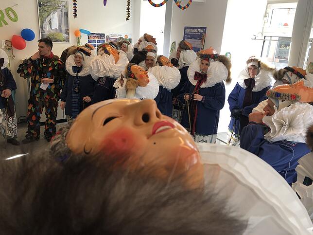 Bild 11: LIVE-BLOG zum Nachlesen &ndash; Bilder, Videos, Zünfte: So närrisch war die Fastnacht im SÜDKURIER-Stüble