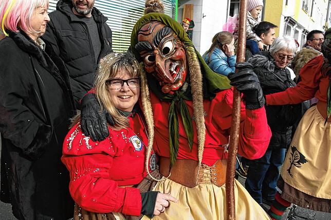 Bild 8: Bilder vom Narrensprung der Narrenzunft Seegockel in Friedrichshafen (1/3)