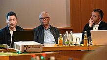 Mitarbeiter der Firma Aquavilla geben im Königsfelder Gemeinderat Auskunft zum geplanten Neubau eines Wasserspeichers. Im Bild von links ...