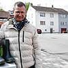 Bürgermeister Patrick Stärk hofft, dass er die Gummistiefel so schnell nicht mehr brauchen wird. Sollte es doch noch einmal zu einem ...
