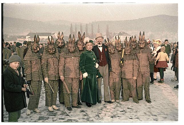 Bild 8: Bilder von der Fasnacht bei der Seegfrörne im Jahr 1963