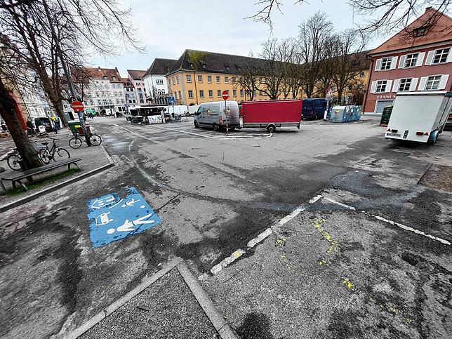 Die nördliche, bei der Stephanskirche gelegene Hälfte des Stephansplatzes soll „temporär bespielt“ werden. Um welche ...