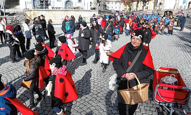 Bild 14: Donaueschingen: Kinderumzug zum Schmutzigen Donnerstag begeistert die Stadt – Bilder!