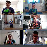 Die D-Jugend des Handballclubs Lauchringen trainiert online:Obere Reihe: Xavi, Pablo, Miron, Adrian und LuisMittlere Reihe: Nilas, ...