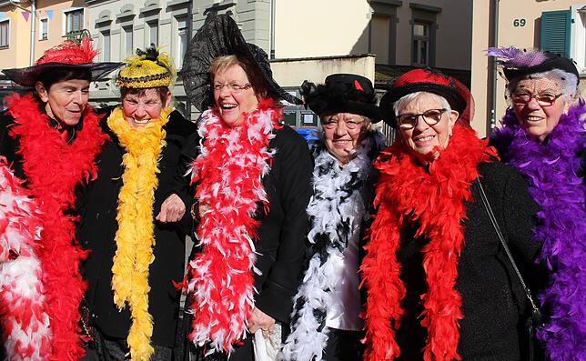 Bunt aufgemischt: die Wiiber aus Öflingen.