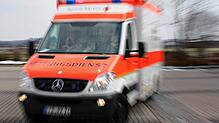 Zahlreiche Unfälle (Symbolbild: Rettungswagen) sowie ein Fall von sexueller Nötigung beschäftigte die Polizei die vergangenen Tage am ...