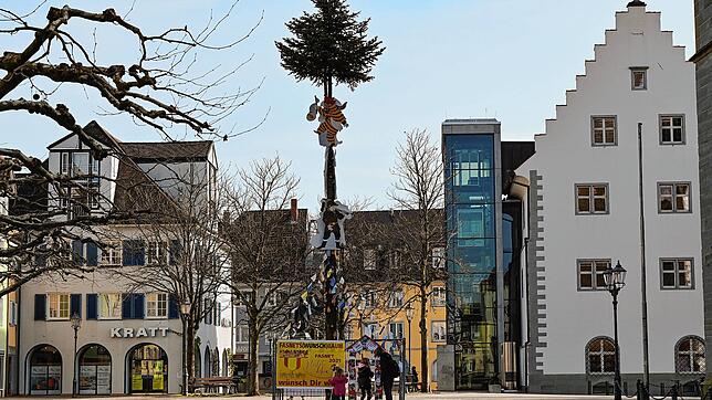 Vereinsamt auf dem Marktplatz: Der Narrenwunschbaum wird der einzige Narrenbaum in diesem Jahr bleiben.