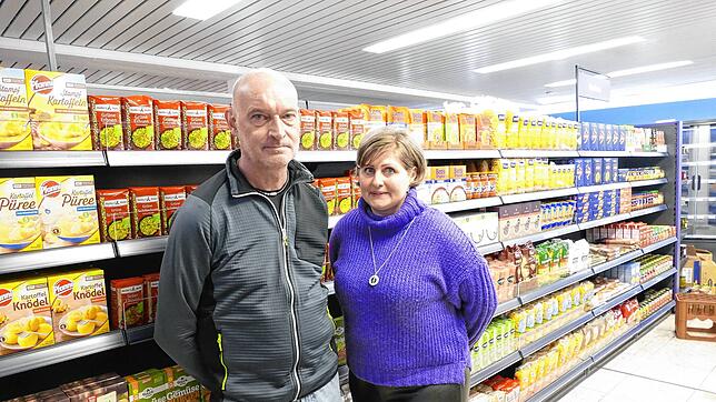Alexander Korn und Sandra Babiarz von der Initiative Bernau sind fast am Ziel. Am Mittwoch wird der Bernauer Tante-Enso-Markt eröffnet. ...