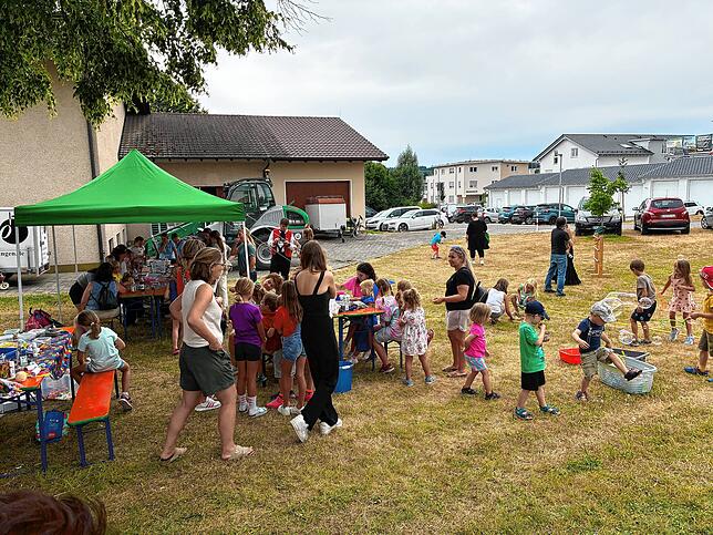 Bild 5: Buntes Programm und ausgelassene Stimmung in Orsingen-Nenzingen