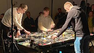 Marc Matter, Florian Meyer und Daniel van den Eijkel (von links) im Rehmann-Museum an ihrem Octogrammoticum, einem eigens kreierten ...