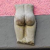 Um das „Ärschle“ ranken sich viele Legenden, aber richtig ist: Es wurde von einem früheren Münsterbaumeister erschaffen.